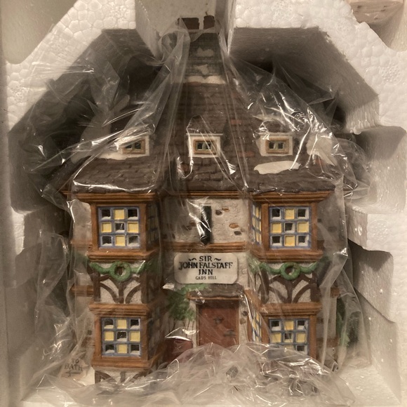 Department 56 Dickens Village Over 50 buildings and accessories. Prices vary - Picture 9 of 16